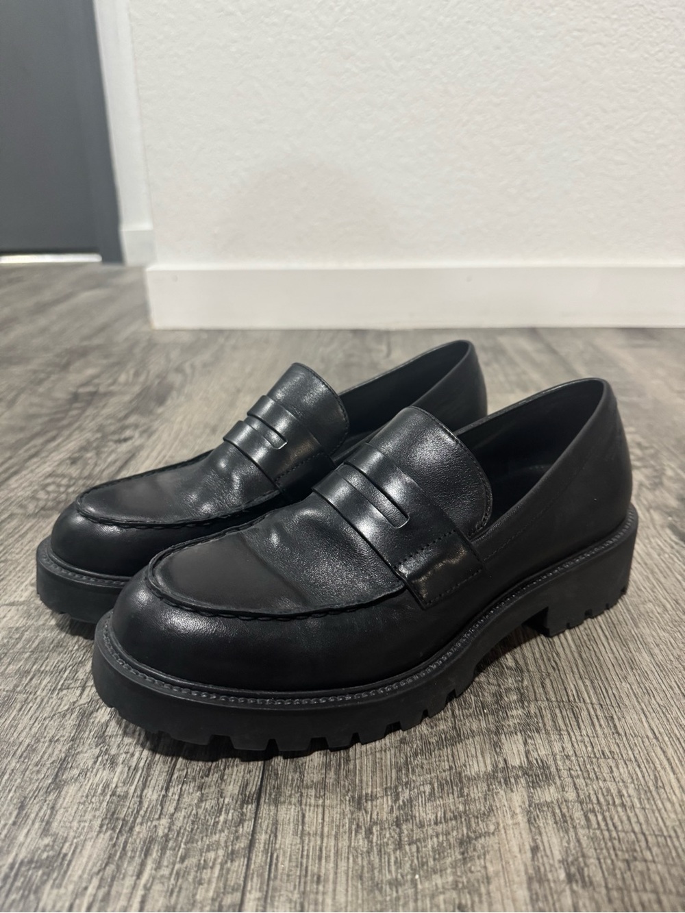 Vagabond Black Leather Penny Loafers Women’s